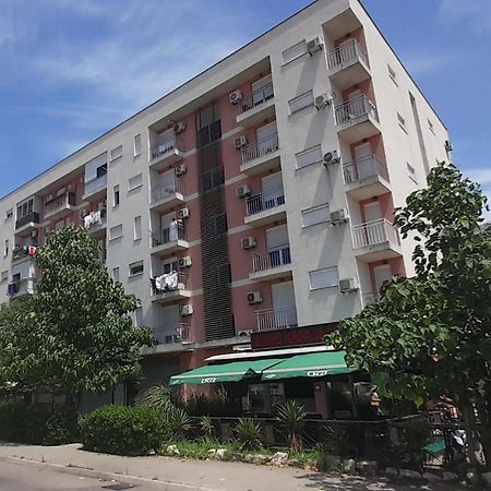 Apartment Luka พอดโกริกา ภายนอก รูปภาพ