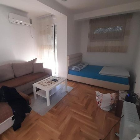 Apartment Luka พอดโกริกา ภายนอก รูปภาพ